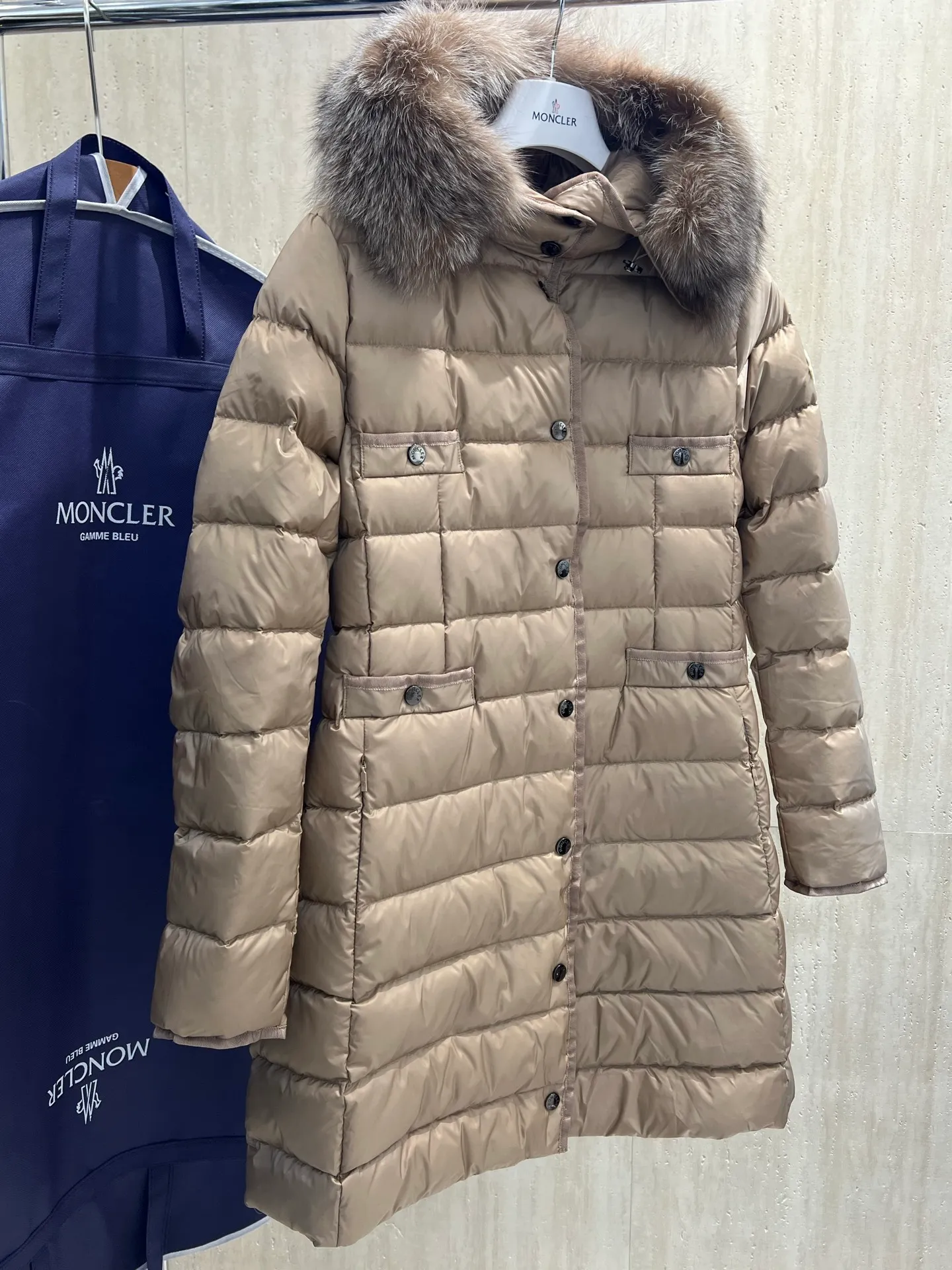 Moncler Hirmafur ， 。 ， ， 。 ， ， 。 ： ：Black Khaki Size：1234